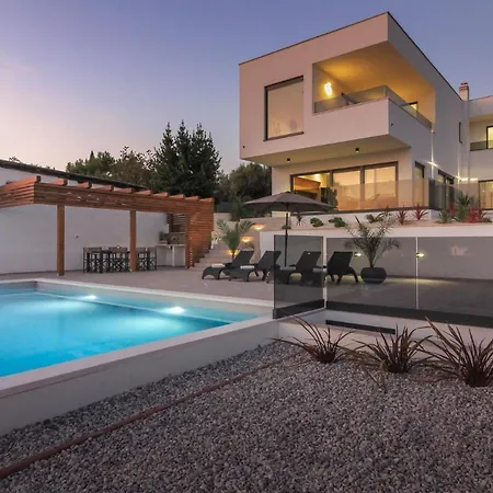 New Modern Luxury Near The With Sea View, Pool, Sauna , Bbq And Playground By Wiibuk فيلة *