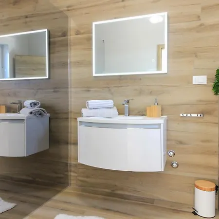 New Modern Luxury Near The With Sea View, Pool, Sauna , Bbq And Playground By Wiibuk Vila Pomer