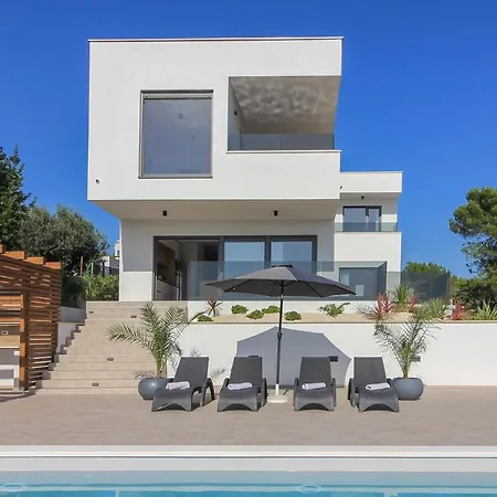 New Modern Luxury Near The With Sea View, Pool, Sauna , Bbq And Playground By Wiibuk Pomer