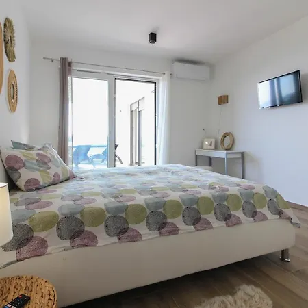 Villa New Modern Luxury Near The With Sea View, Pool, Sauna , Bbq And Playground By Wiibuk Pomer