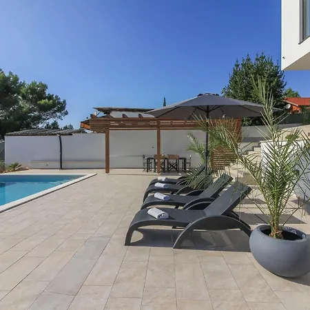 New Modern Luxury Near The With Sea View, Pool, Sauna , Bbq And Playground By Wiibuk Villa Pomer