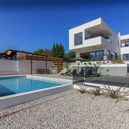 New Modern Luxury Near The With Sea View, Pool, Sauna , Bbq And Playground By Wiibuk