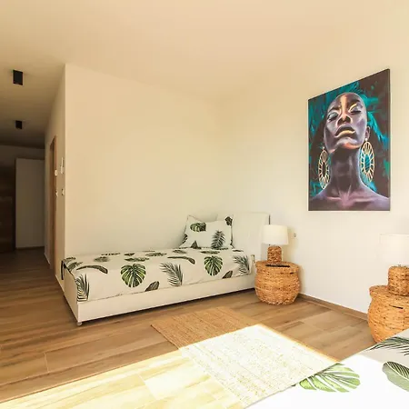 New Modern Luxury Near The With Sea View, Pool, Sauna , Bbq And Playground By Wiibuk Villa Pomer