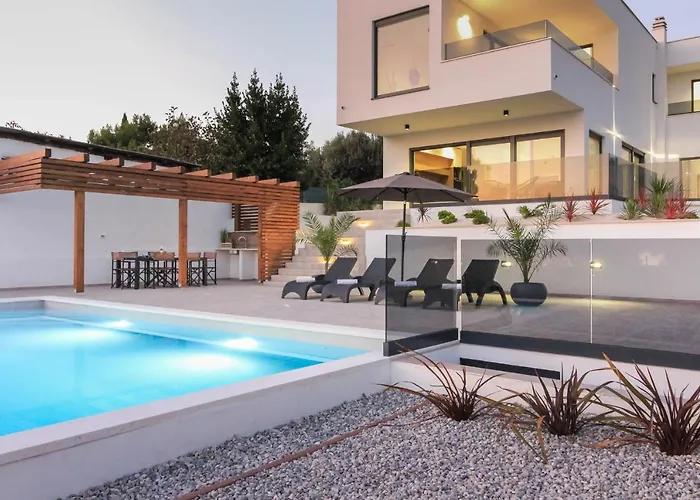 Villa New Modern Luxury Near The With Sea View, Pool, Sauna , Bbq And Playground By Wiibuk *