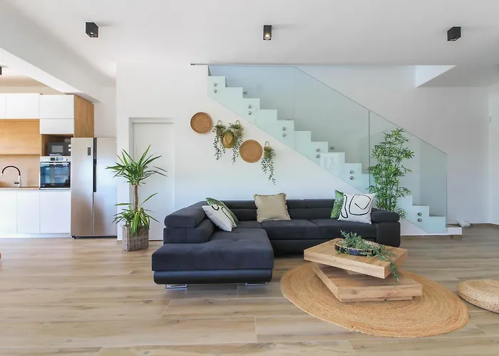 Villa New Modern Luxury Near The With Sea View, Pool, Sauna , Bbq And Playground By Wiibuk Pomer