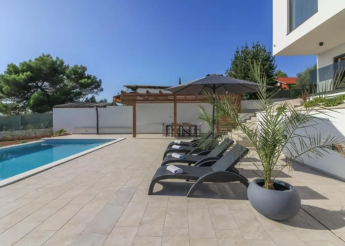 New Modern Luxury Near The With Sea View, Pool, Sauna , Bbq And Playground By Wiibuk Villa Pomer