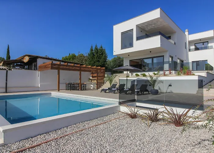 New Modern Luxury Near The With Sea View, Pool, Sauna , Bbq And Playground By Wiibuk Villa *